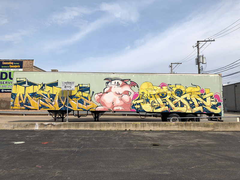 mural in Chicago by artist unknown.