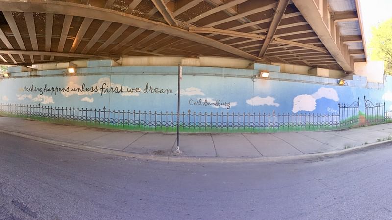 mural in Chicago by artist unknown.