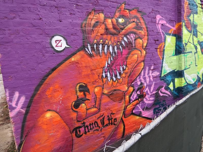 mural in Chicago by artist unknown.
