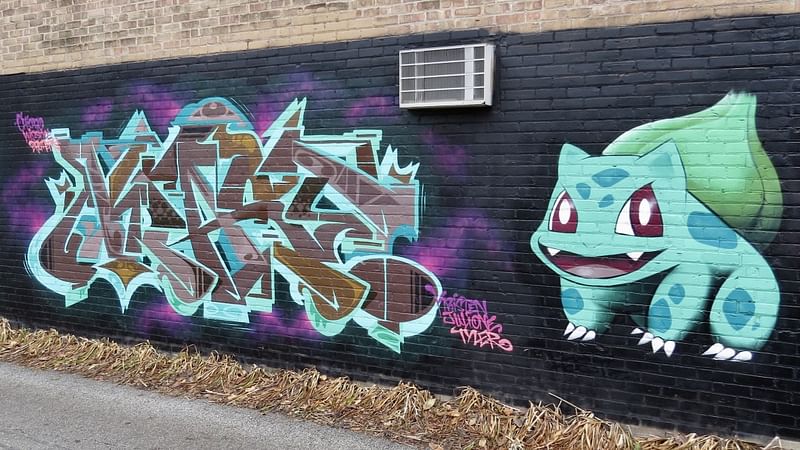 mural in Chicago by artist unknown.