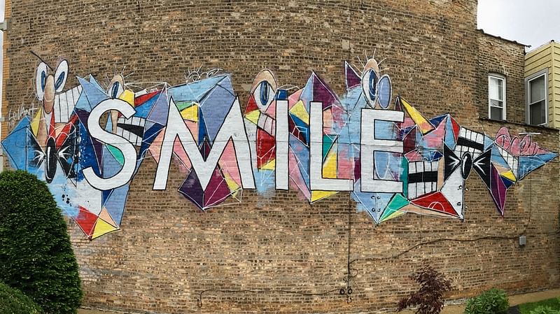 mural in Chicago by artist unknown.