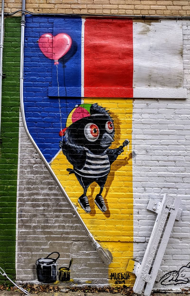 mural in Milwaukee by artist Mue Bon.