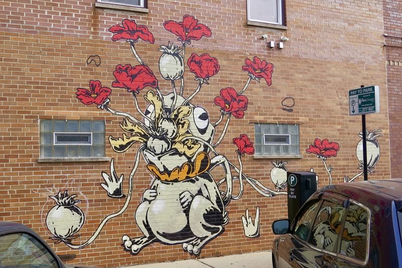 mural in Chicago by artist unknown.