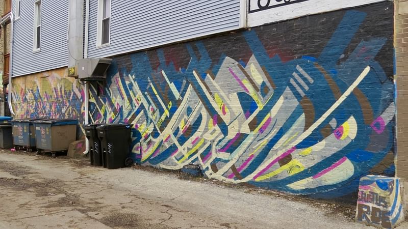 mural in Chicago by artist Justus Roe.