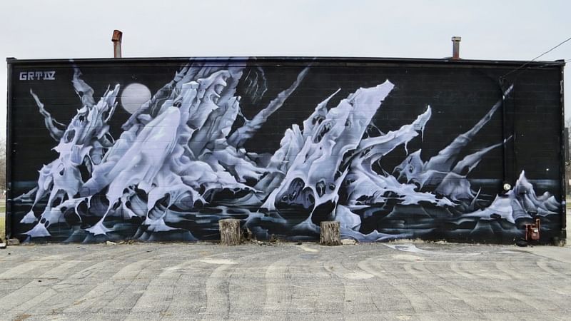 mural in Chicago by artist unknown.