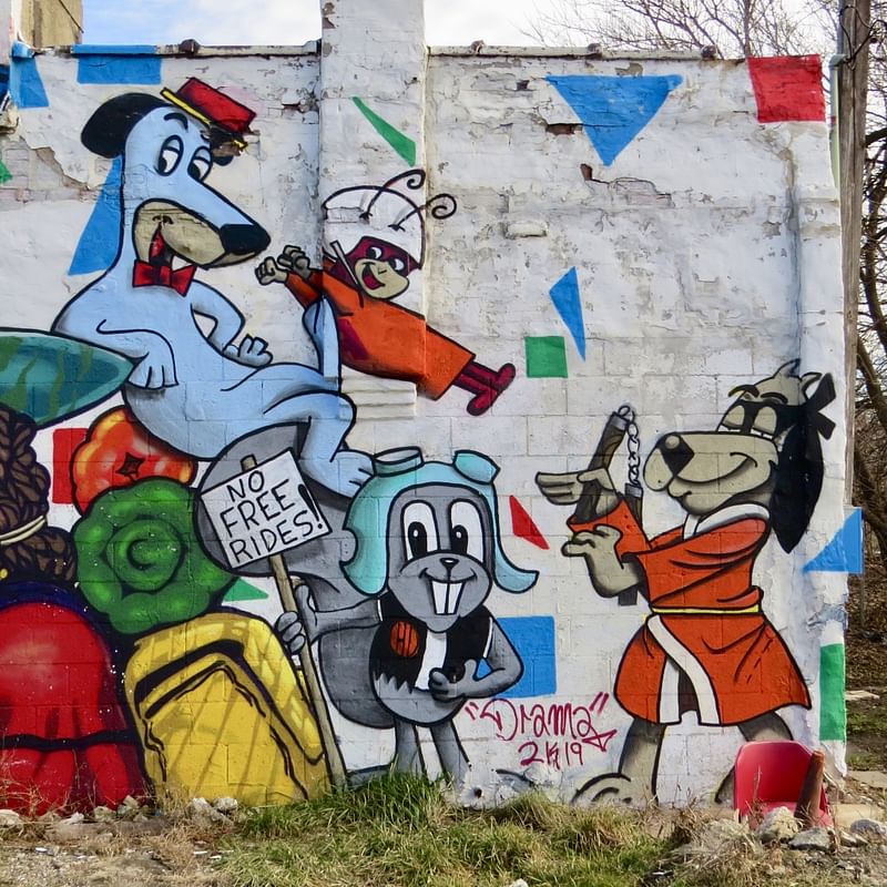 mural in Chicago by artist unknown.