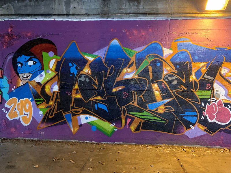 mural in Chicago by artist unknown.