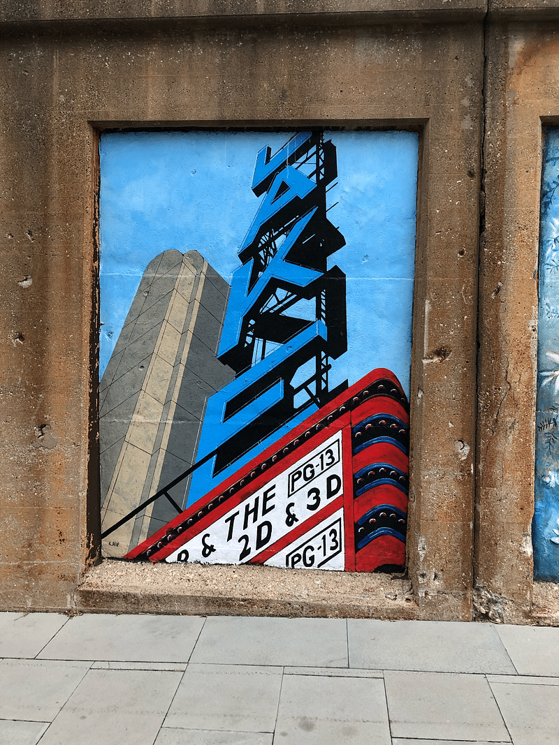 mural in Oak Park by artist Ken Reif.