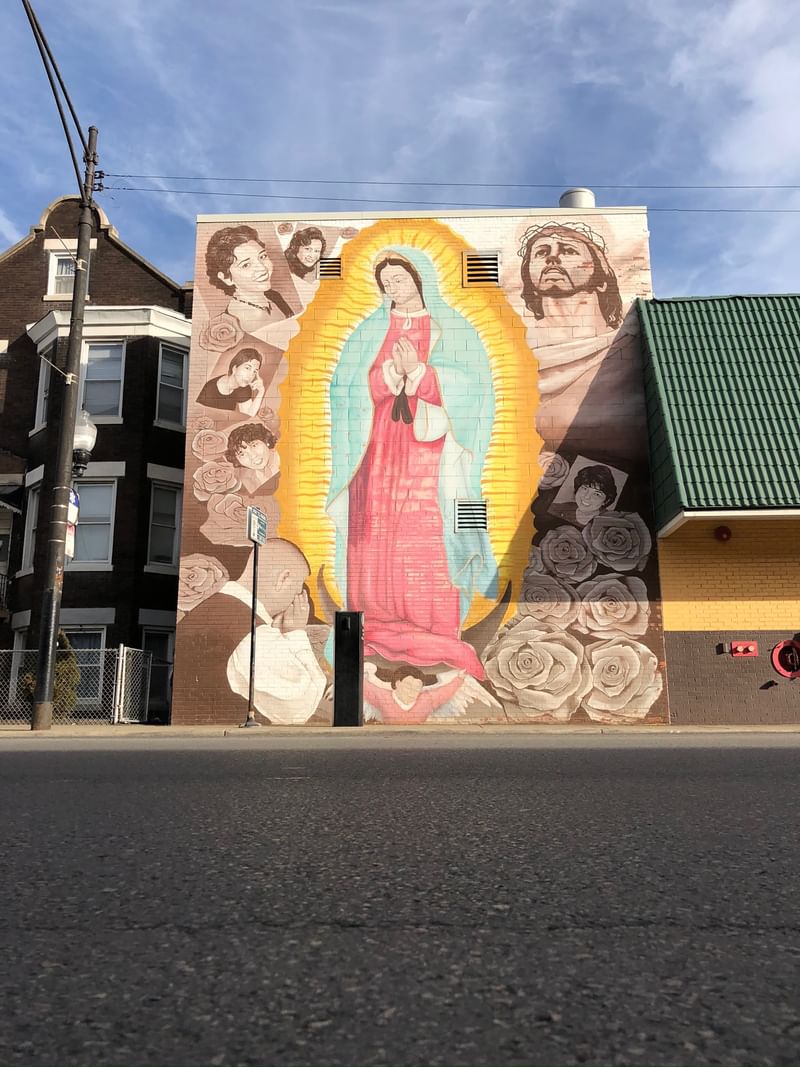 mural in Chicago by artist unknown.