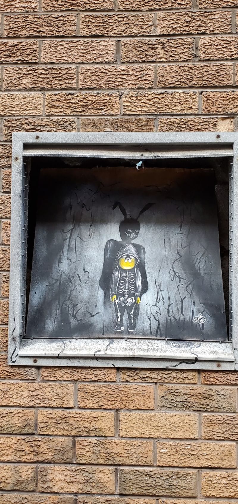 mural in London by artist unknown.