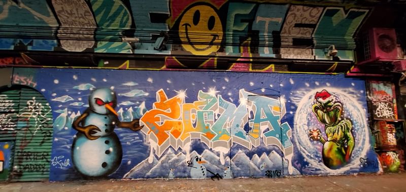 mural in London by artist unknown.