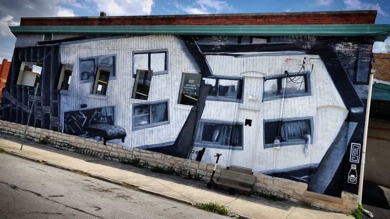 mural in Columbus by artist Carlos Roa.