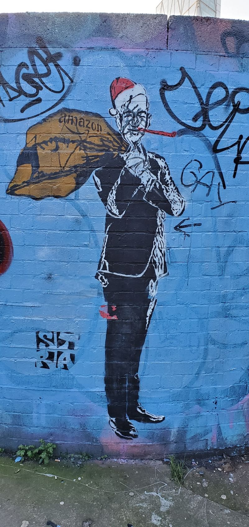 mural in London by artist unknown.
