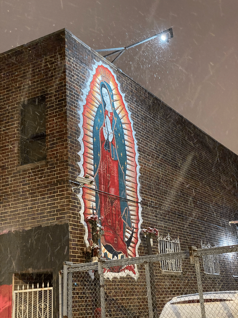 mural in Chicago by artist unknown.