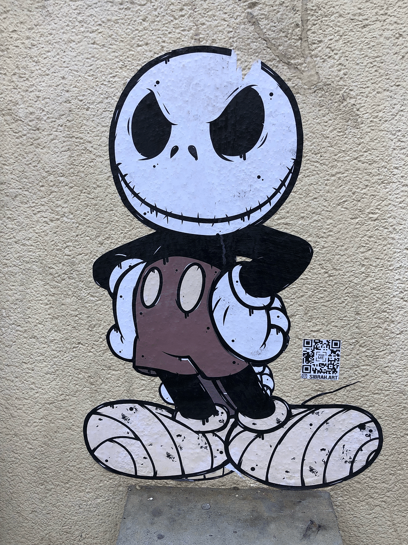 mural in Amiens by artist unknown.