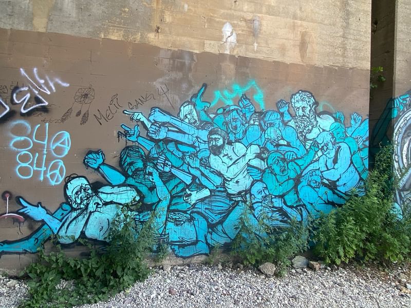 mural in Chicago by artist Uter.