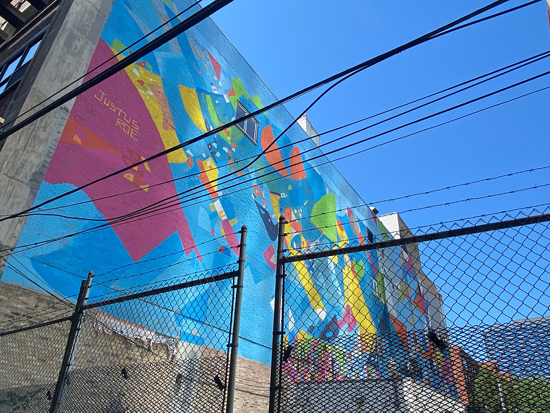 mural in Chicago by artist Justus Roe.