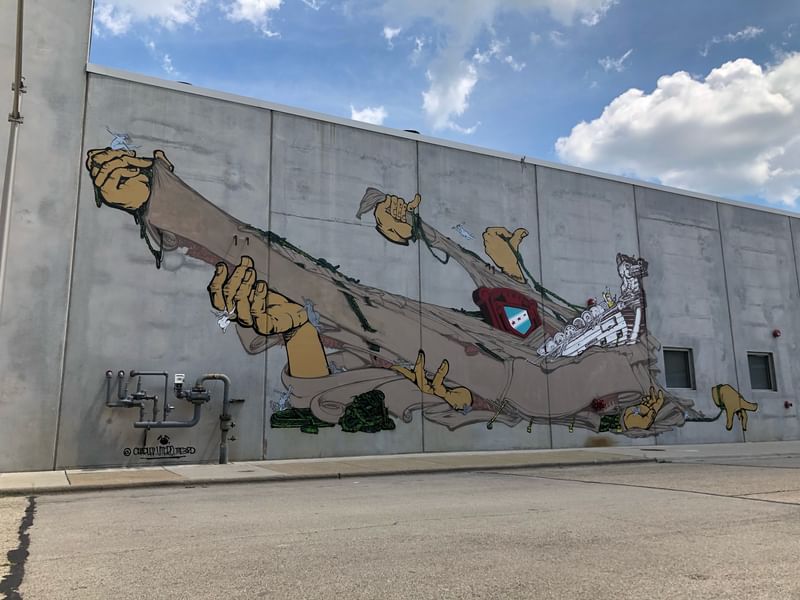 mural in Chicago by artist Uter.