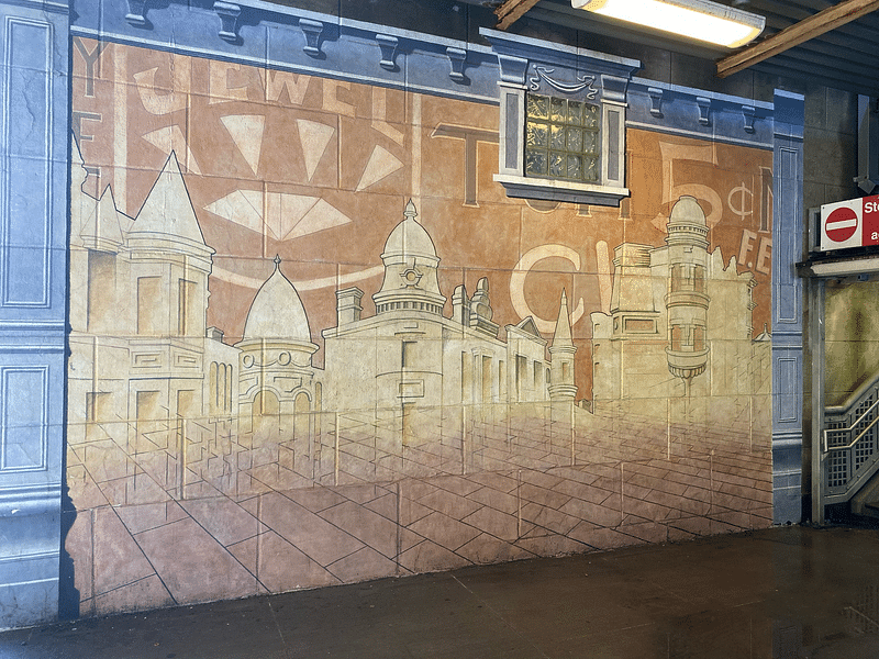 mural in  by artist unknown.