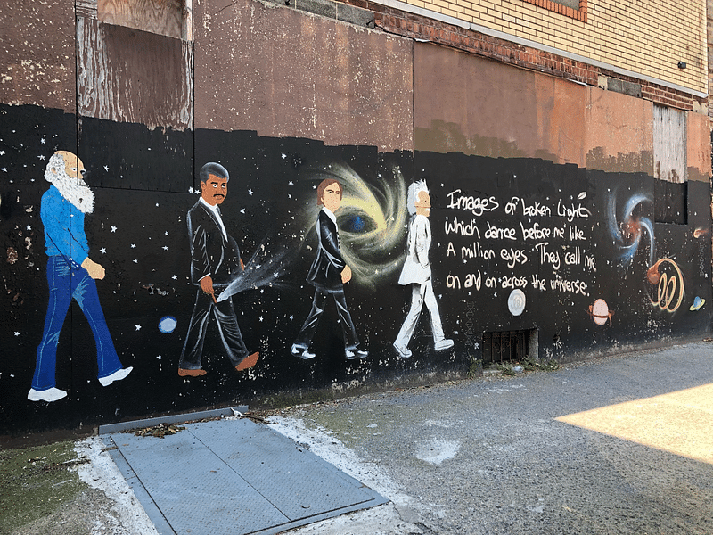 mural in Jersey City by artist unknown.