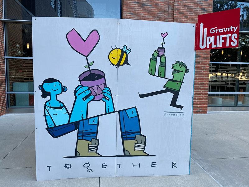 mural in Columbus by artist Thom Glick.