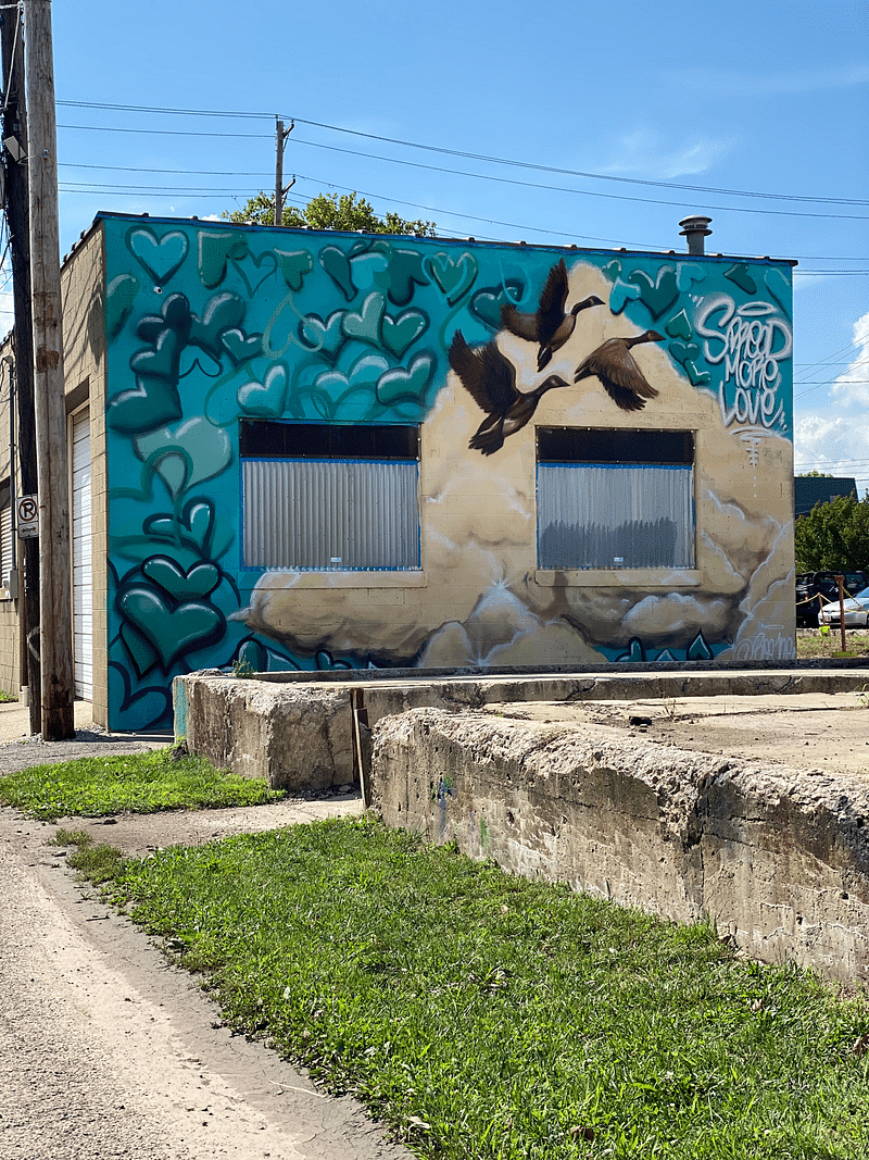 mural in Columbus by artist unknown.