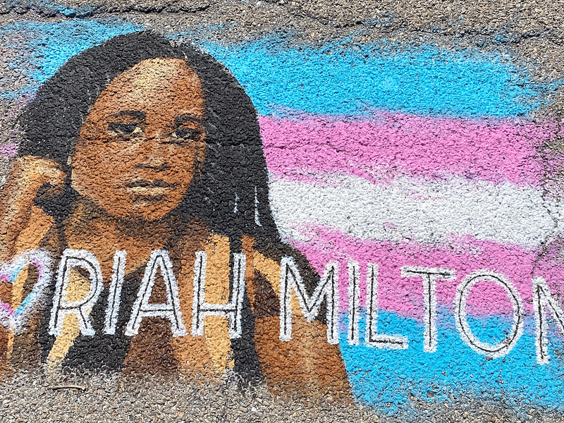 mural in Chicago by artist unknown.