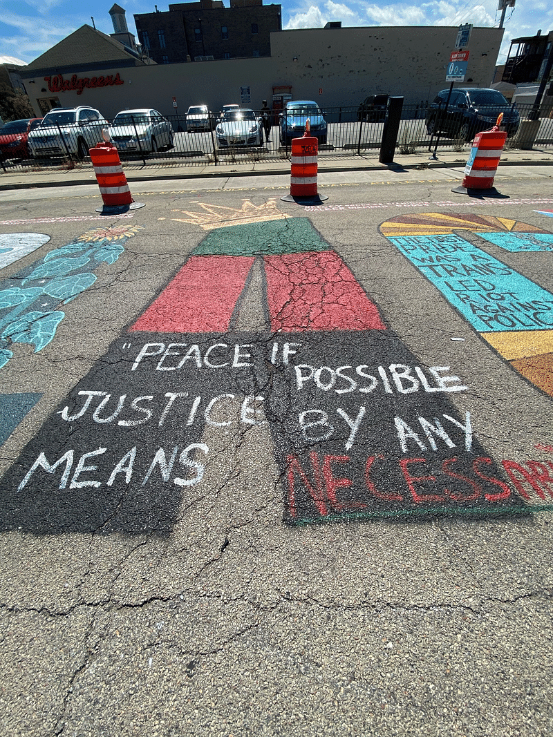 mural in Chicago by artist unknown.
