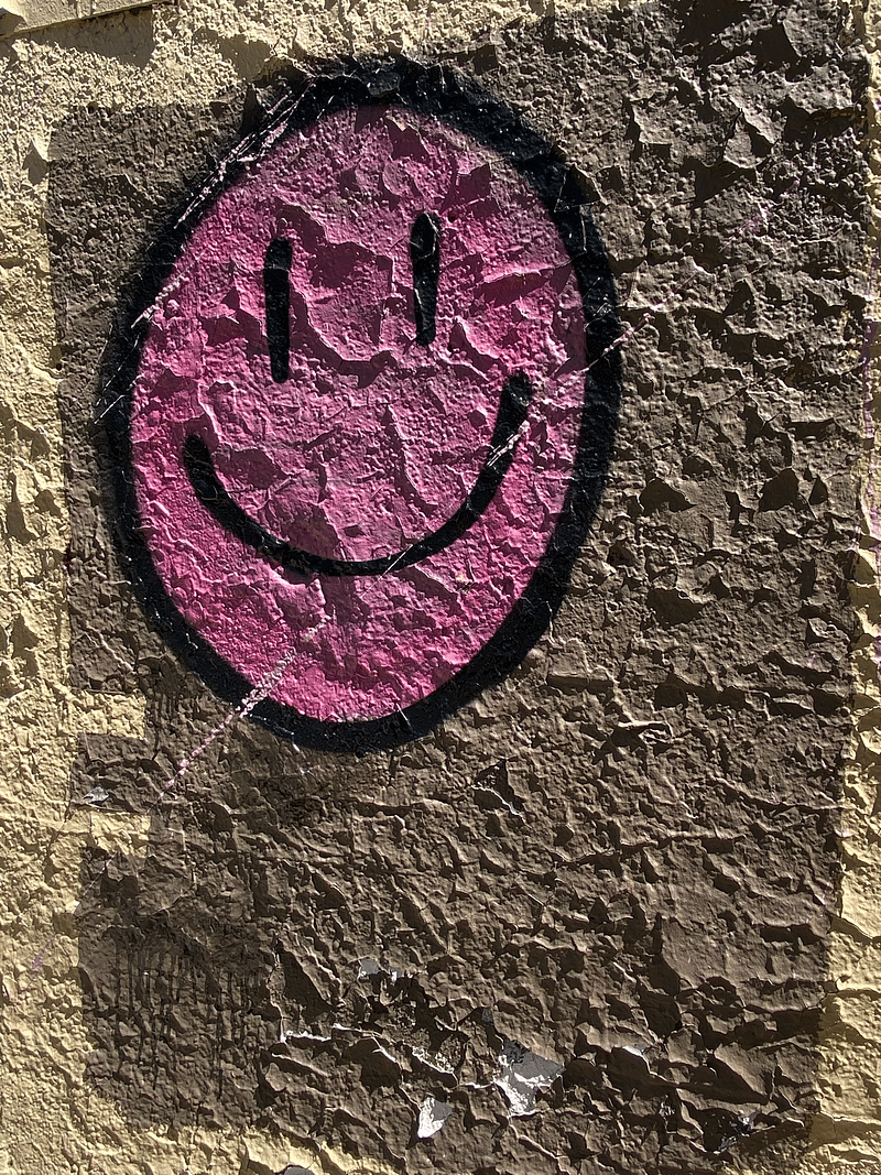 mural in Chicago by artist unknown.