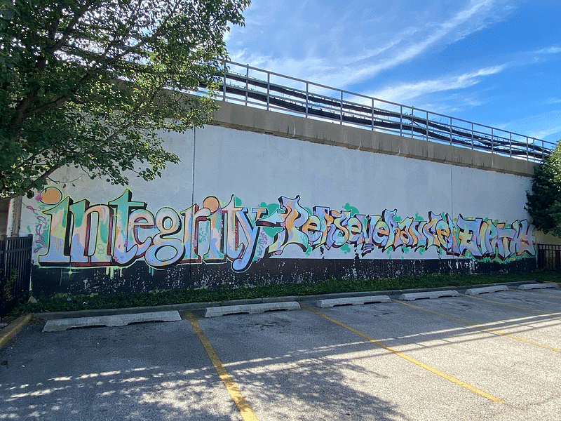 mural in Chicago by artist unknown.