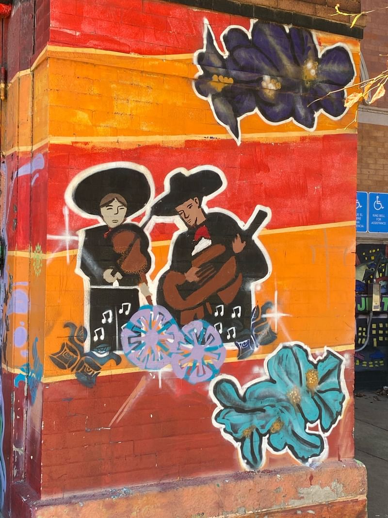 mural in Chicago by artist unknown.