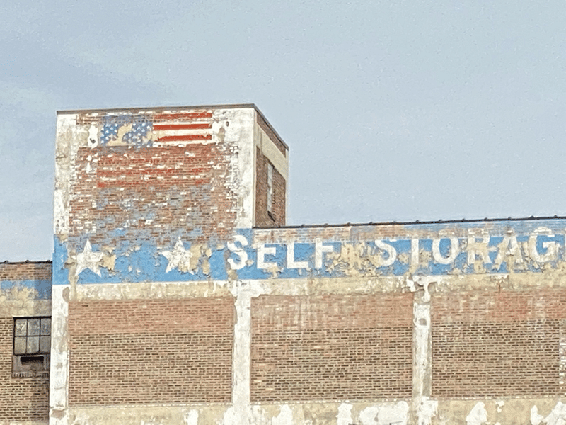 mural in Chicago by artist unknown.