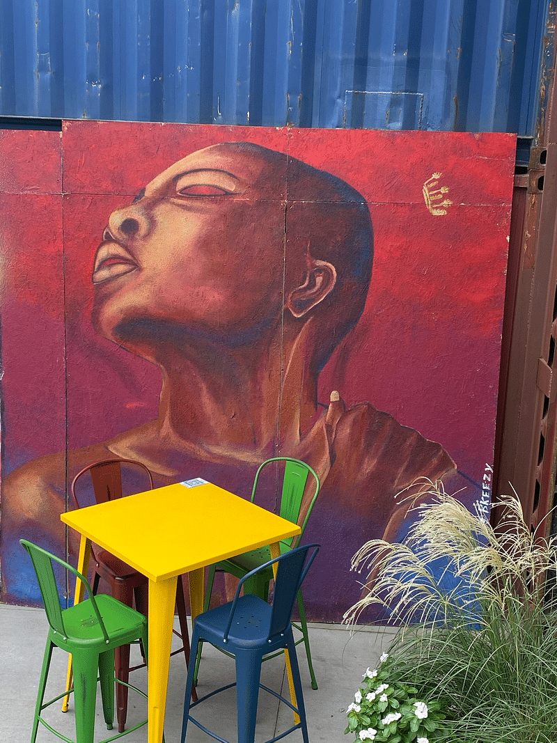 mural in Chicago by artist unknown.