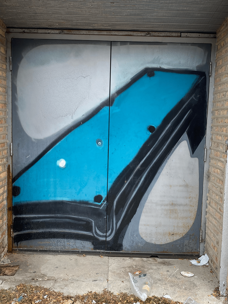 mural in Chicago by artist unknown.