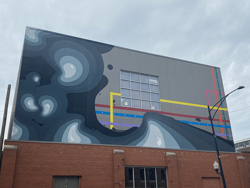 mural in Chicago by artist unknown.
