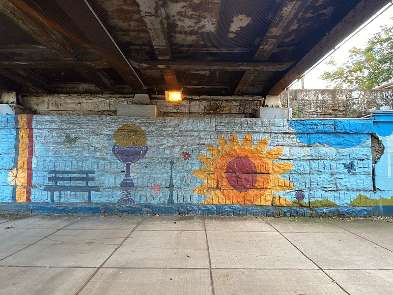 mural in Chicago by artist unknown.