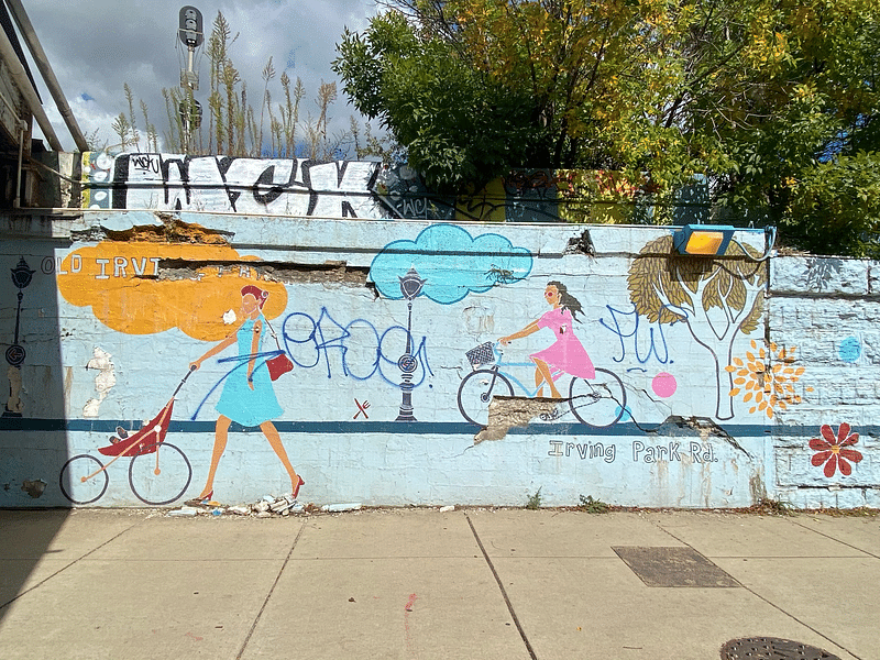 mural in Chicago by artist unknown.