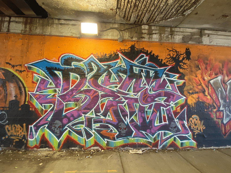 mural in Chicago by artist unknown.