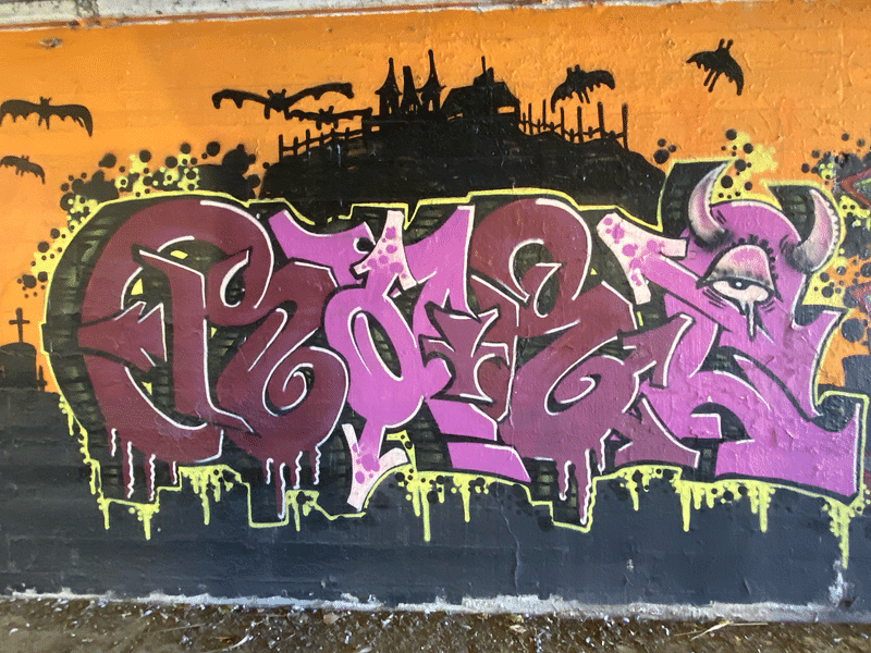mural in Chicago by artist unknown.
