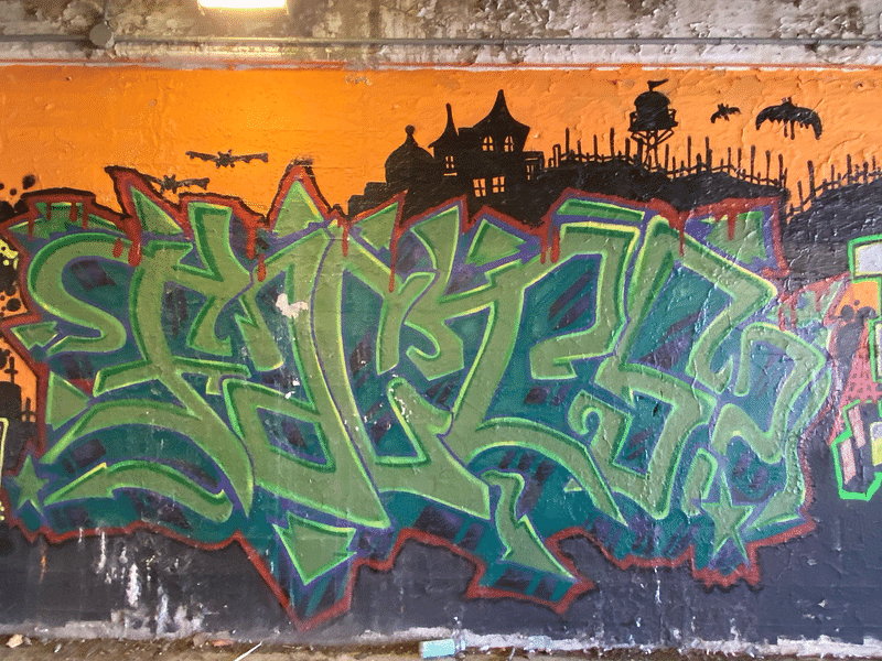 mural in Chicago by artist unknown.