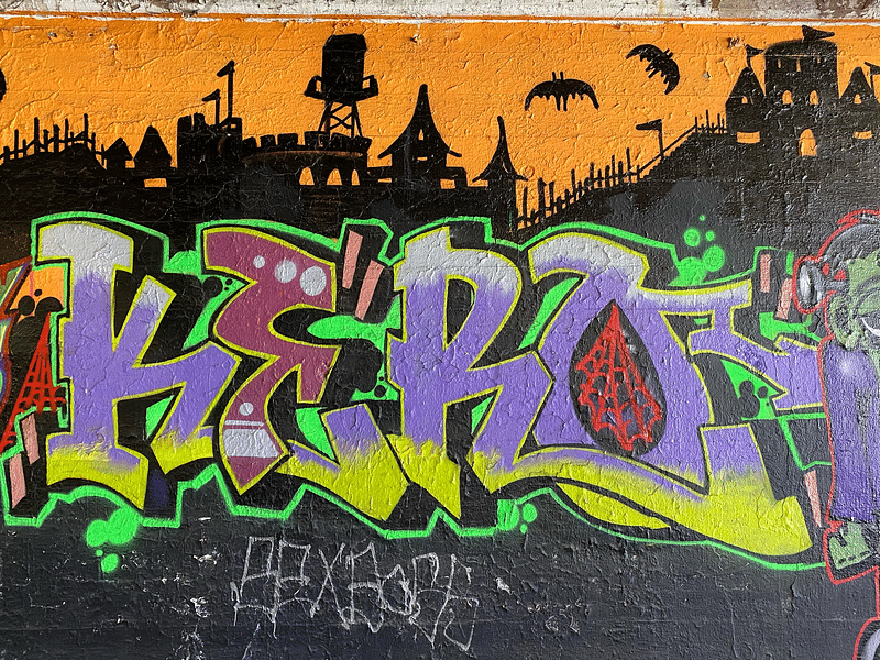 mural in Chicago by artist unknown.