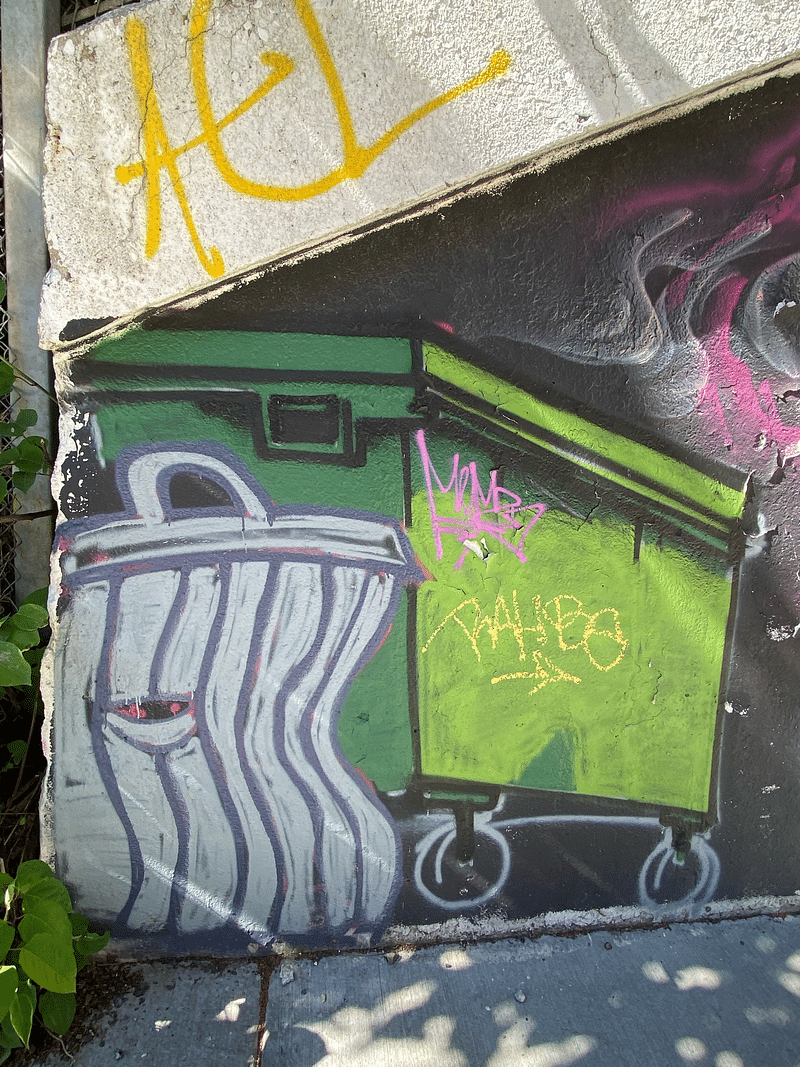 mural in Chicago by artist unknown.