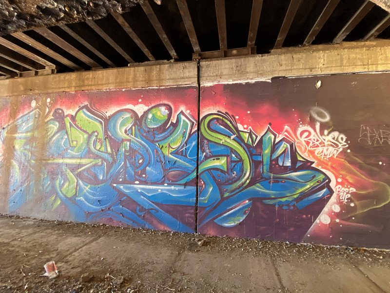 mural in Chicago by artist unknown.