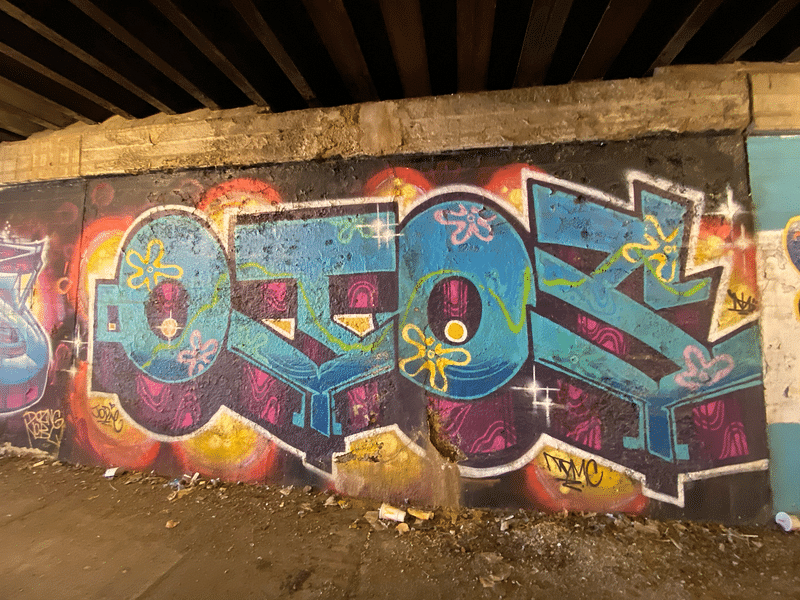 mural in Chicago by artist unknown.