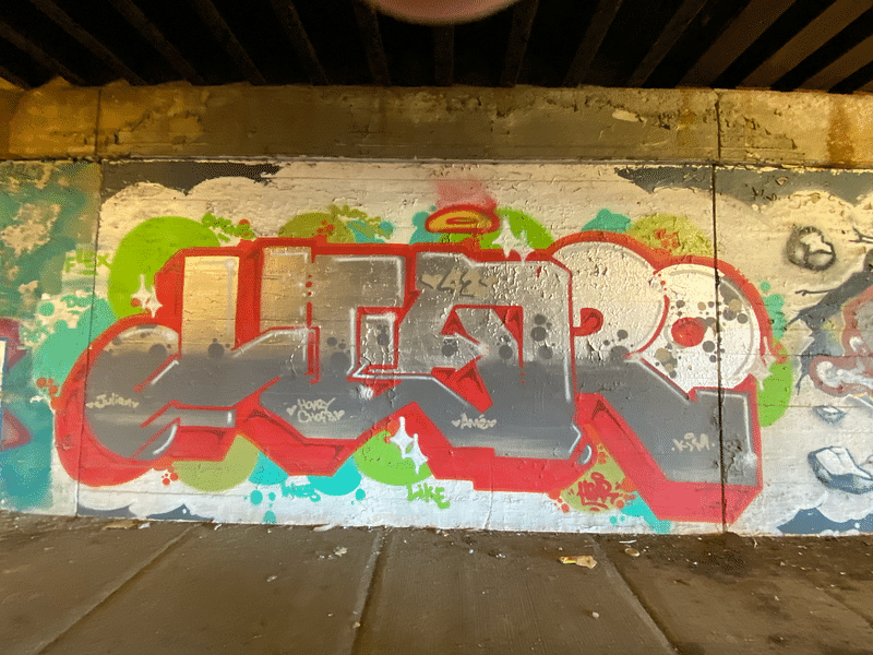 mural in Chicago by artist unknown.