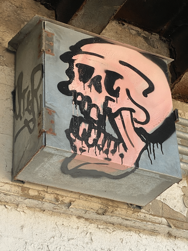 mural in Chicago by artist unknown.