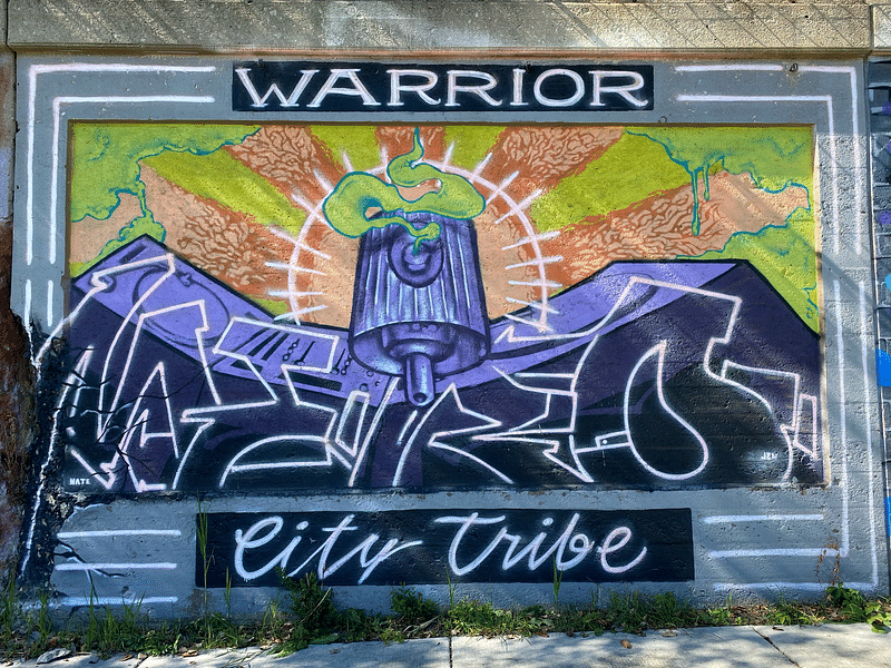 mural in Chicago by artist unknown.