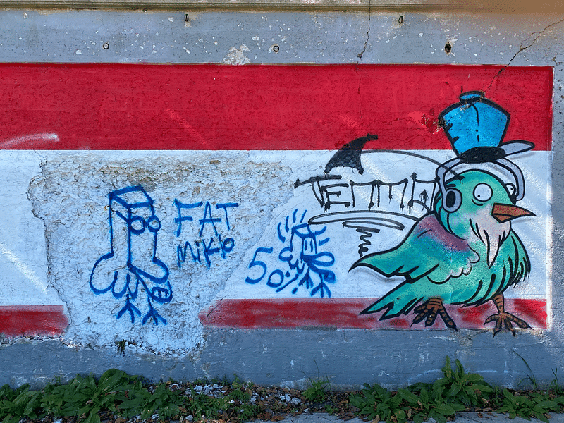 mural in Chicago by artist unknown.