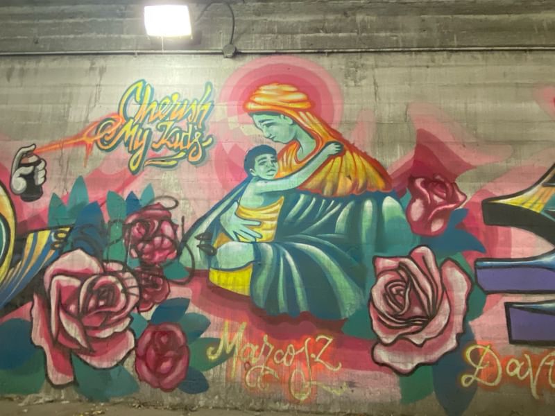 mural in Chicago by artist unknown.