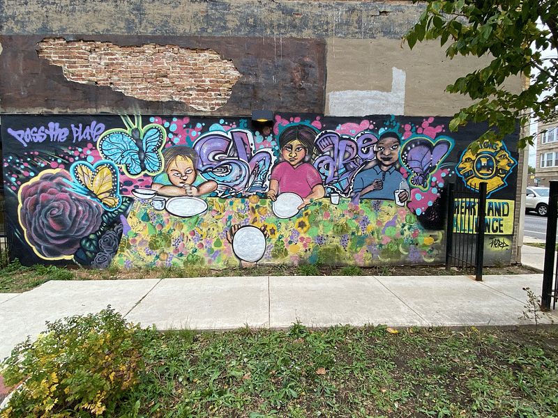mural in Chicago by artist unknown.